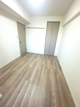 【洋室】 | ファミール北大阪下新庄 | 約5.9帖の洋室！洋室のみの間取りで、こだわりの家具やインテリアもしっくり収まります。