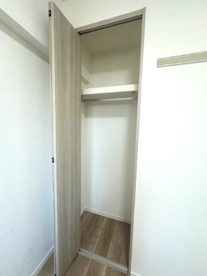 【収納】 | ファミール北大阪下新庄 | 約4.1帖洋室のクローゼット！全居室に収納が備わり、居室空間をより広く隅々までお使いいただけます。