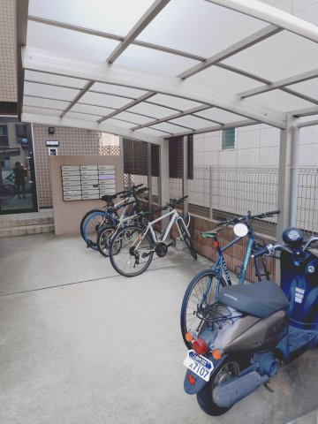 【その他共用部分】 | ＰＲＩＭＥ　ＶＥＣＴＯＲ | 敷地内自転車置き場です
