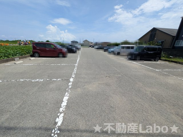 パールメゾン松茂の駐車場