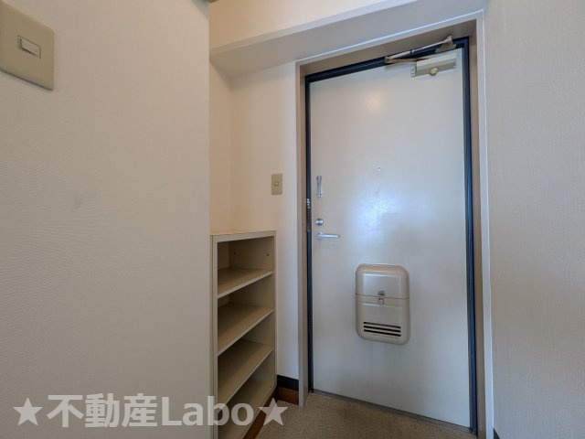 パールメゾン松茂の玄関