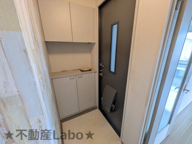 グリーンルーフの玄関