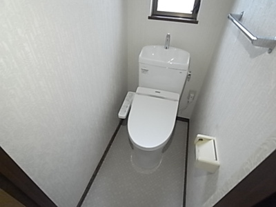 【トイレ】 | 矢作町497貸家 | 落ち着いた色調のトイレです