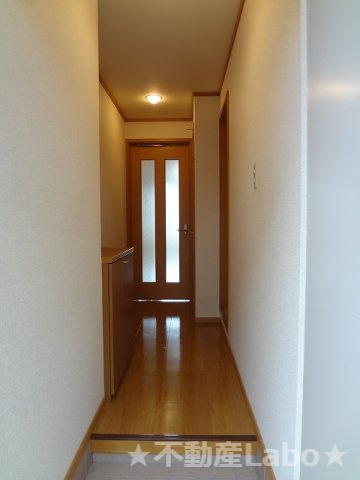 ルミナス藍住Aの玄関