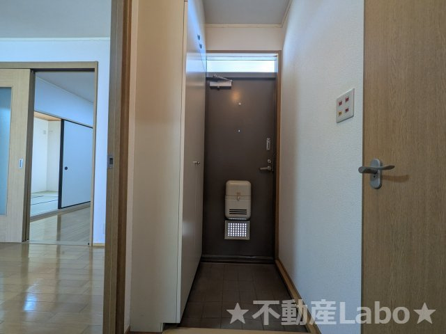 グランコートフェイマスCの玄関