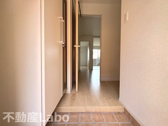 メゾンTAKEの玄関