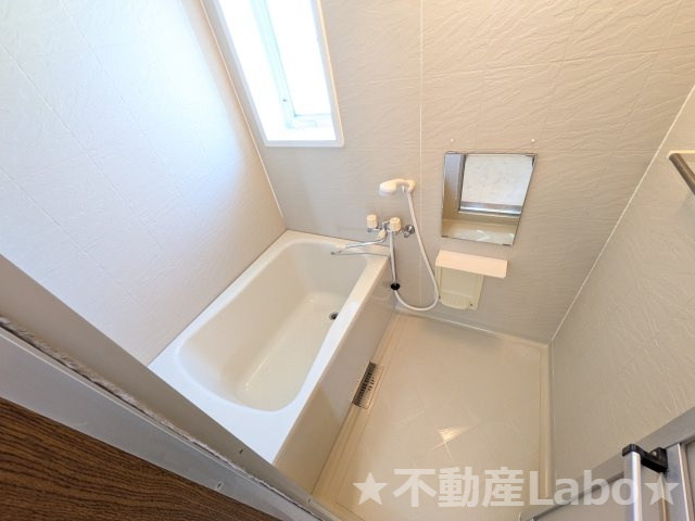 ジュネス99　Aの浴室