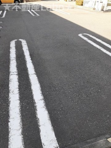 サンシャインオールウェイズAの駐車場