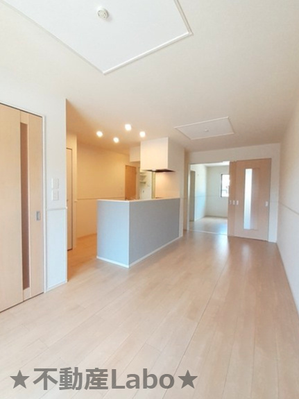 グラッディネス B　102