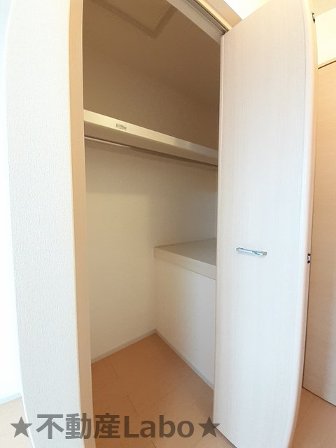 ヴィラグウルドイル　206の収納