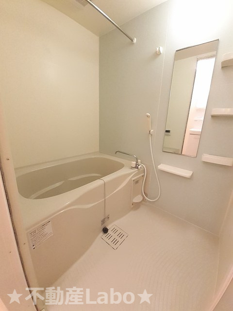 ヴィラグウルドイル　206の浴室