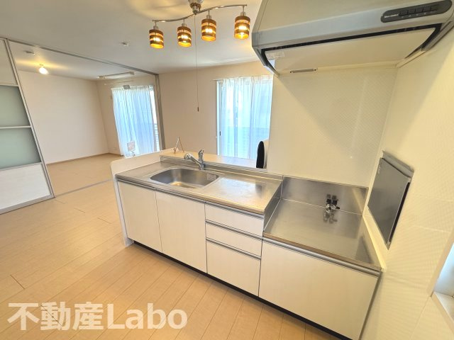 板野郡松茂町笹木野字八北開拓のアパートのキッチン