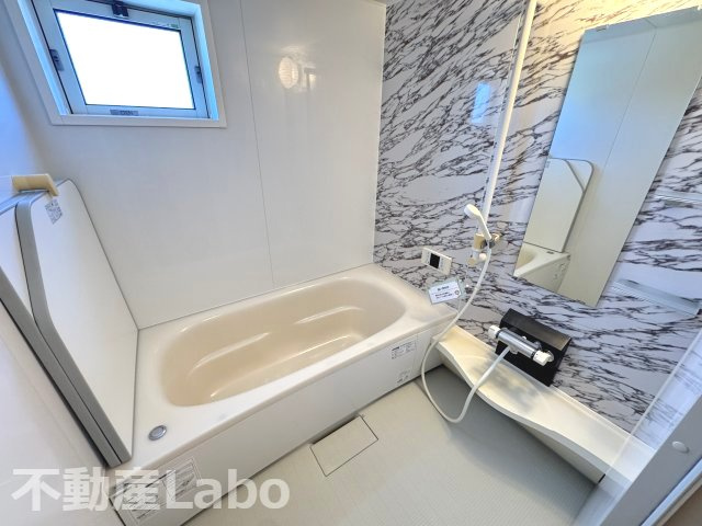 板野郡松茂町笹木野字八北開拓のアパートの浴室