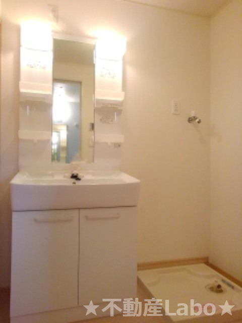 ラメゾンアンソレイエ　の洗面所