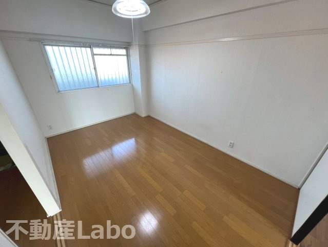 フクポンファミリーマンションの洋室