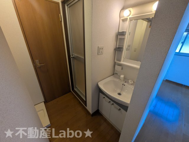 第1新見ハイツの洗面所