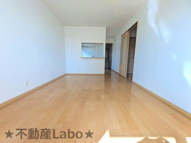 コーポファブレスBの居間・リビング