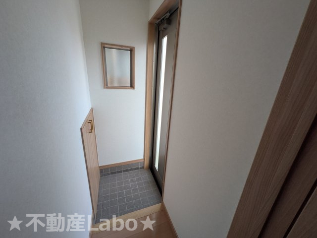 メゾンTANBAの玄関