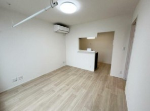 【居間・リビング】 | ラシーネわかみや | 9.6帖のきれいなLDK。