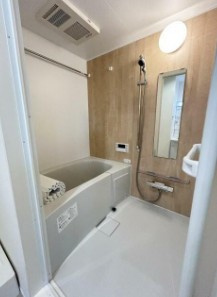 【浴室】 | ラシーネわかみや | 追い焚き機能、浴室乾燥機付きバス。