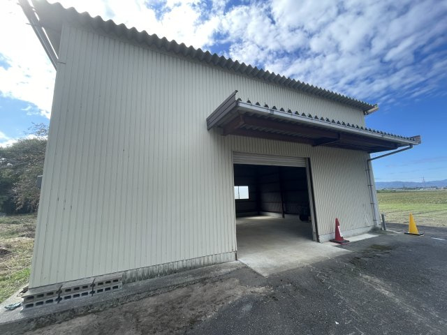 高島市安曇川町北船木中古倉庫の外観