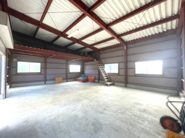 高島市安曇川町北船木中古倉庫の内装