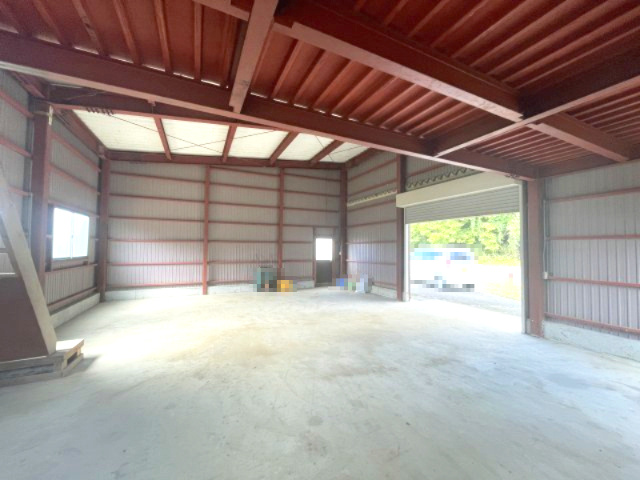 高島市安曇川町北船木中古倉庫の内装