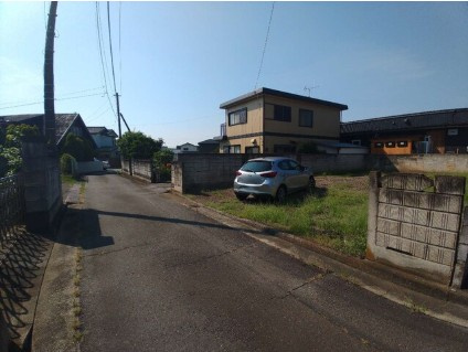 クレイドルガーデン前橋市関根町第3　１号棟の前面道路含む現地写真