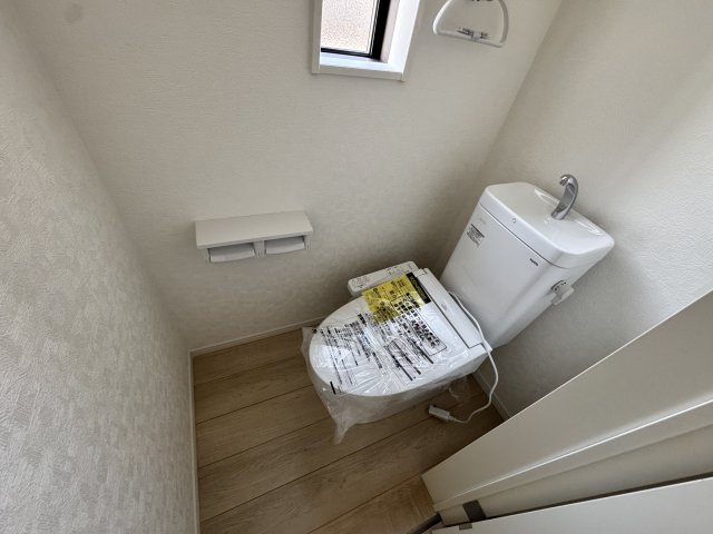 クレイドルガーデン前橋市関根町第3　１号棟のトイレ|2階トイレです。清潔感のある白を基調としています。