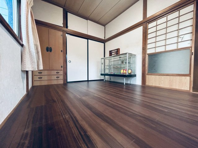 あきる野市伊奈　中古住宅の洋室