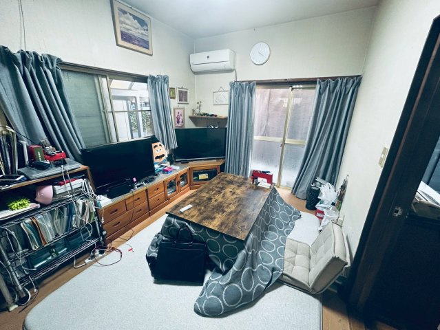 あきる野市伊奈　中古住宅の居間・リビング