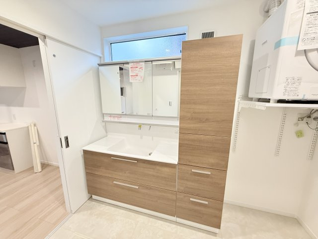 三木市自由が丘本町１丁目新築戸建の独立洗面台