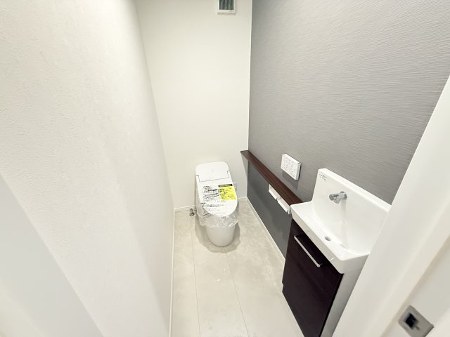 三木市自由が丘本町１丁目新築戸建のトイレ