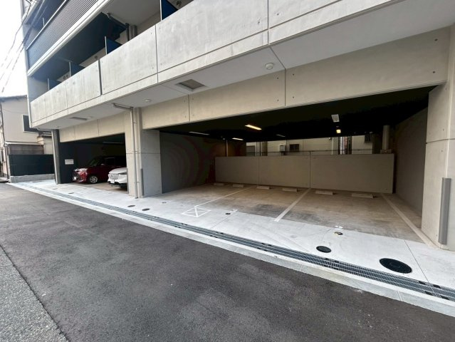 S-RESIDENCE難波大国町dominaの駐車場