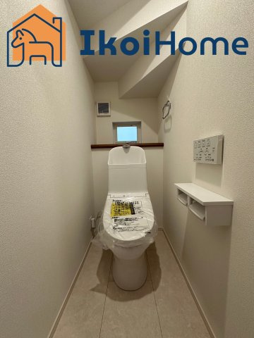 明石市朝霧南町3丁目第2　全3棟　1号棟　新築戸建のトイレ|同社施工事例です●年中無休：当日予約可●ウォシュレット、暖房便座、脱臭機能も標準装備。