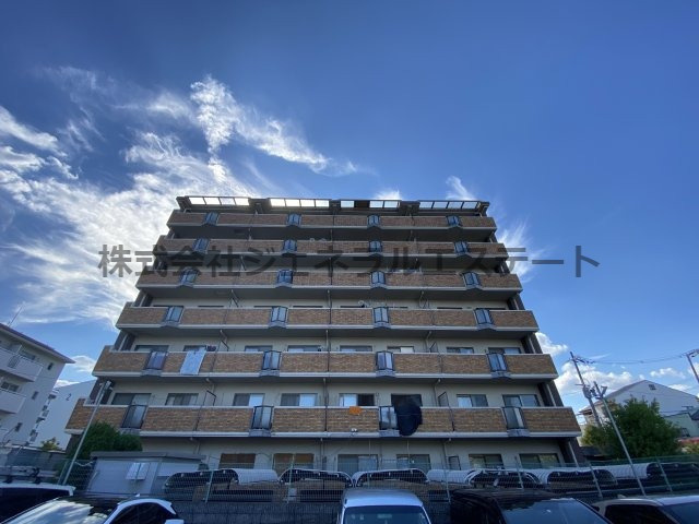 マンション新屋の外観
