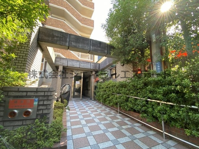 マンション新屋のエントランス