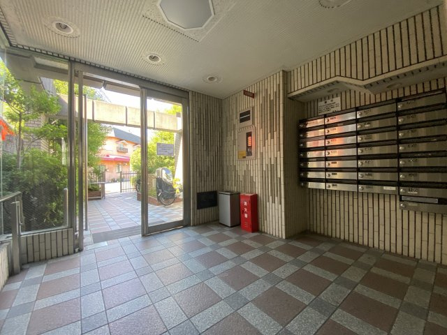 マンション新屋のエントランス