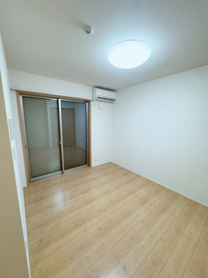 【居間・リビング】 | ダイヤモンドヒルズ阪東橋 | 8.5帖の洋室