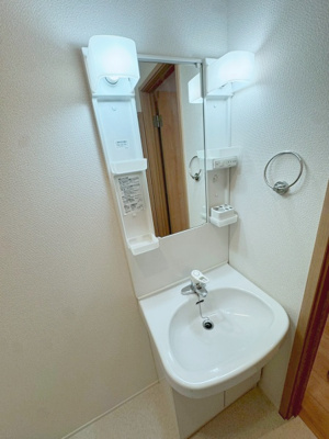 【洗面所】 | ダイヤモンドヒルズ阪東橋 | 朝の支度に嬉しい独立洗面化粧台