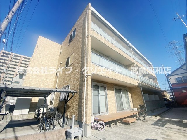 リブリ・Ｌａ　Ｌuce