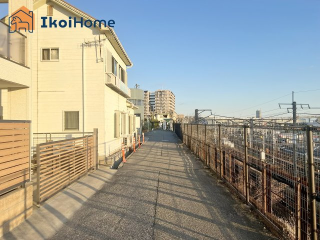 明石市朝霧南町3丁目第2　全3棟　2号棟　新築戸建の前面道路含む現地写真|【ホームページに現地動画掲載中】●年中無休：当日予約可●前面道路は幅員4ｍです。交通量も少なく安心！