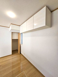 【収納】 | 春日部市藤塚 築浅中古戸建 | キッチンには吊り戸と収納があります