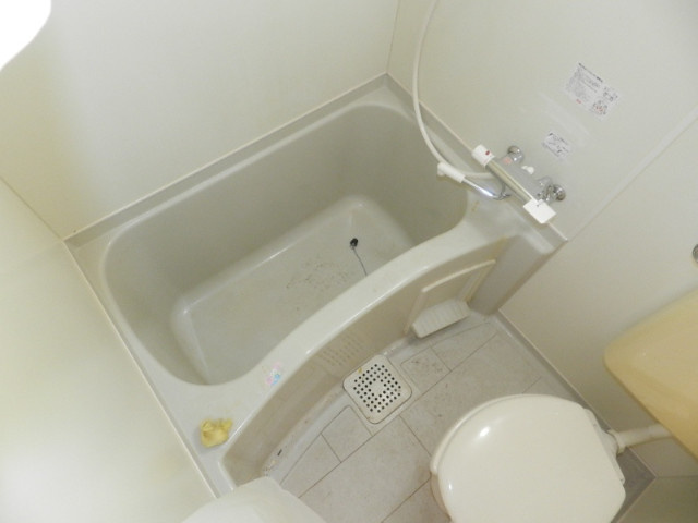 ハイツラポートＣの浴室