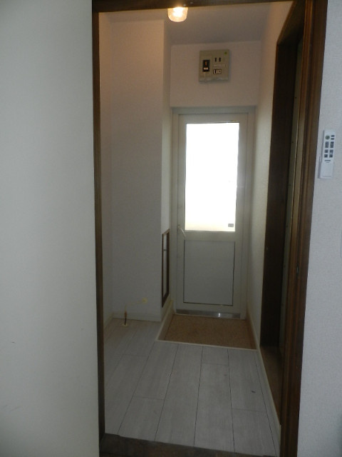 ハイツラポートＣの玄関