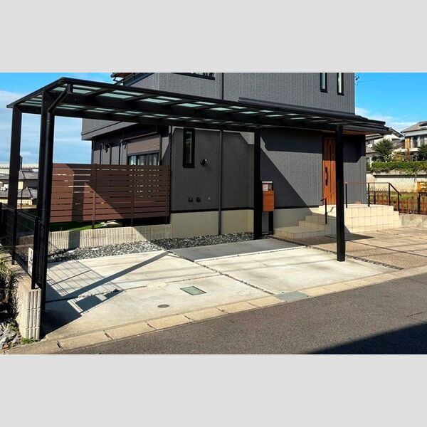 馬捨戸建の駐車場