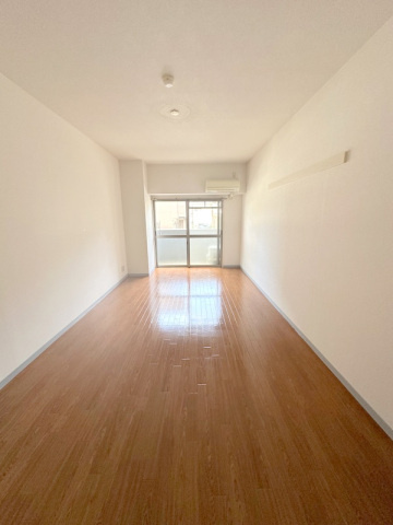 ラフィネ東雲の居間・リビング