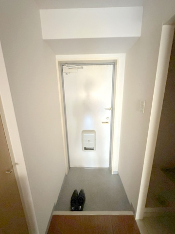 ラフィネ東雲の玄関