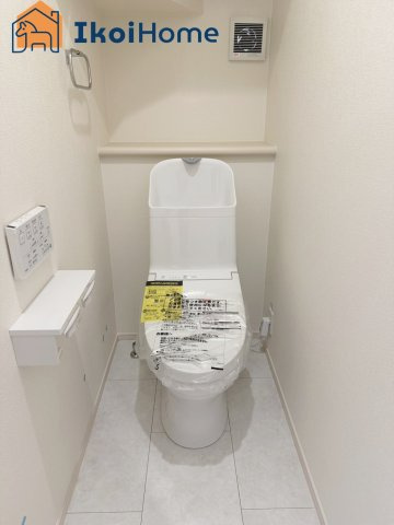 明石市朝霧南町3丁目第2　全3棟　3号棟　新築戸建のトイレ|【ホームページに現地動画掲載中】●年中無休：当日予約可●トイレが2か所あるので夜中もや朝も楽ちん。