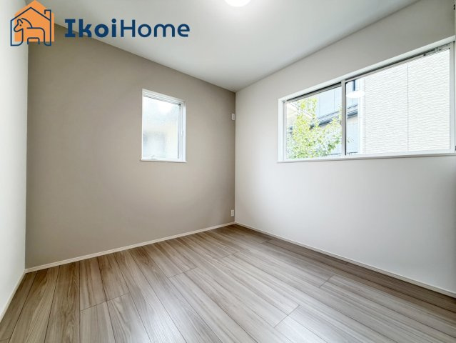 明石市朝霧南町3丁目第2　全3棟　3号棟　新築戸建の寝室|【ホームページに現地動画掲載中】●年中無休：当日予約可●1階は5.3帖、6帖、4.5帖2部屋ございます